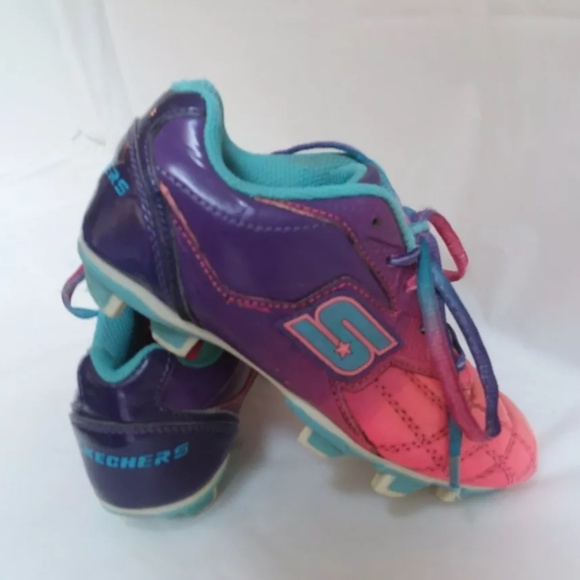 sketcher cleats